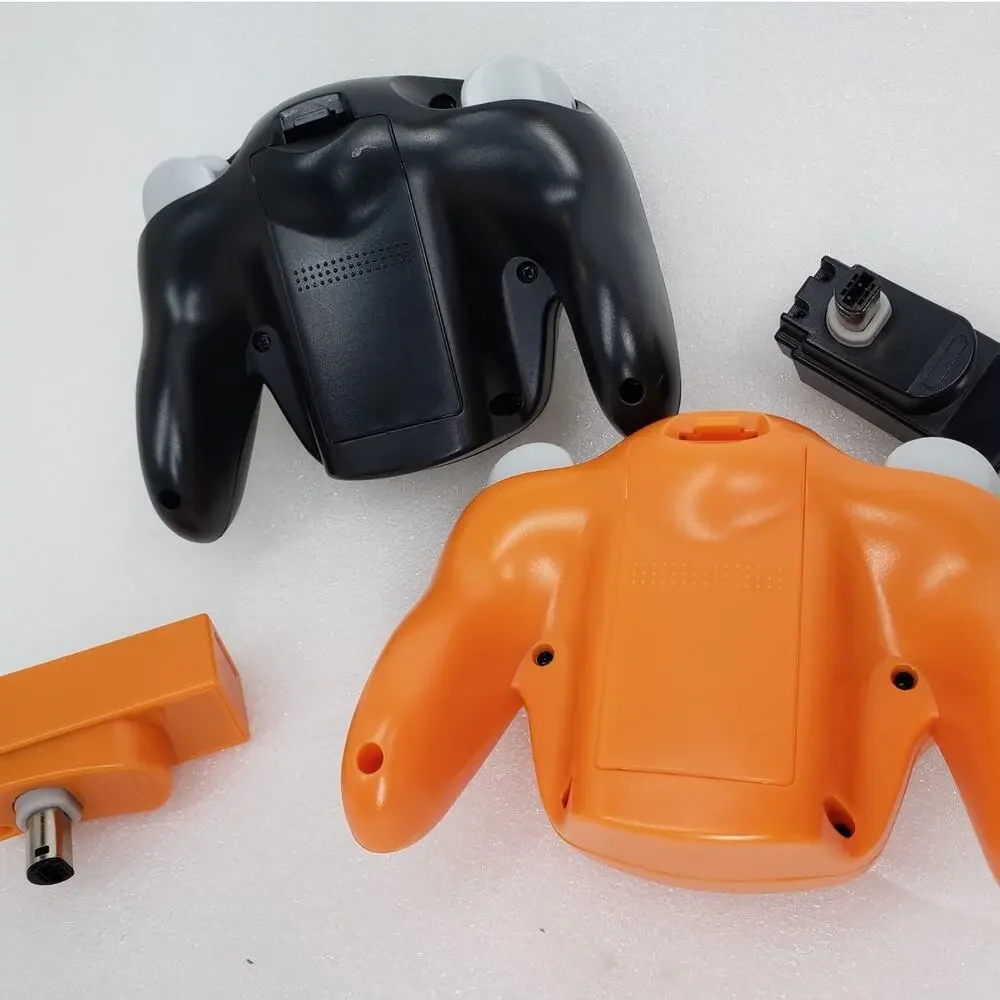 PGFYDAL 2.4G Wireless GameCube Controllers w Wireless Receivers. Orange & Black